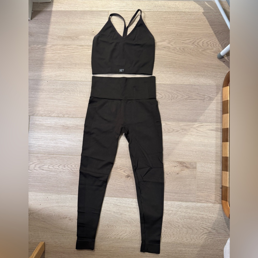 Set Active chocolate brown workout set